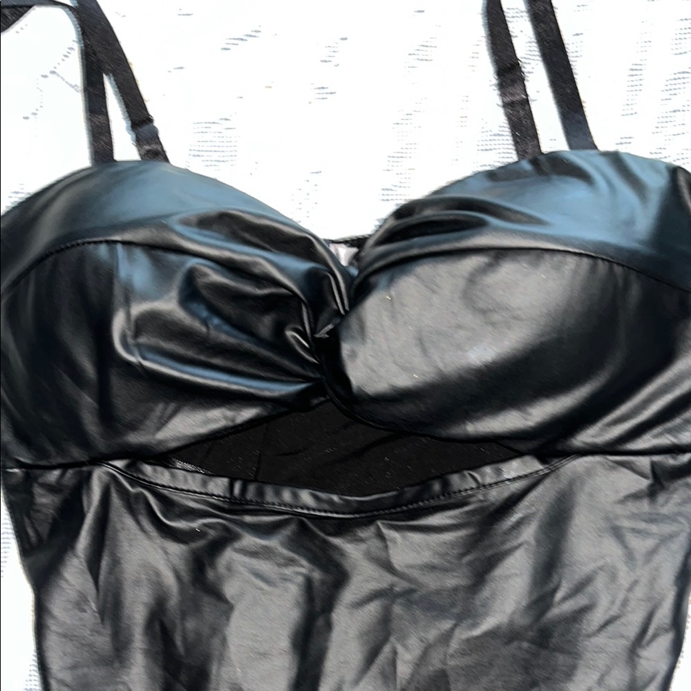 Bozzolo Black Bra with Adjustable Straps and Sweetheart Neckline